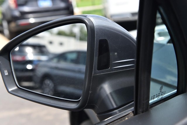 Volkswagen Tiguan Vehicle Image 10