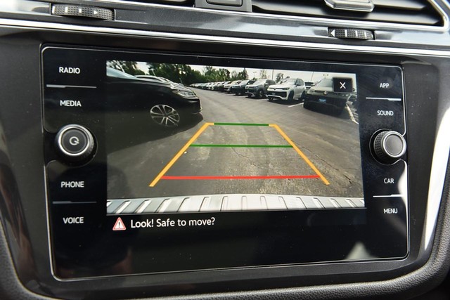 Volkswagen Tiguan Vehicle Image 13