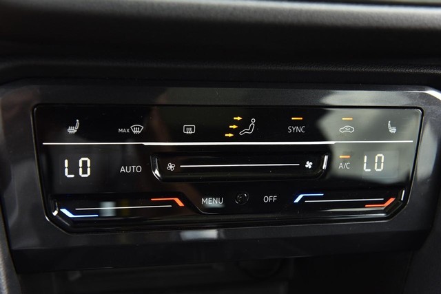 Volkswagen Tiguan Vehicle Image 15