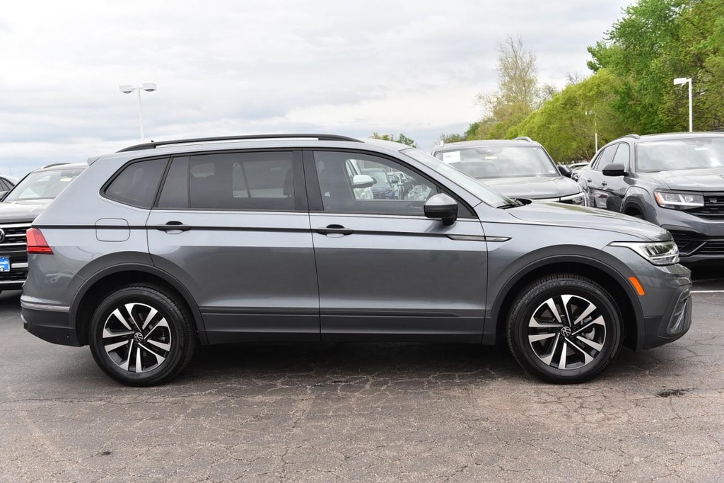 Volkswagen Tiguan Vehicle Full-screen Gallery Image 5