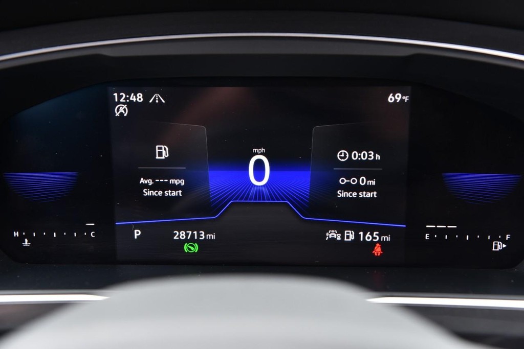 Volkswagen Tiguan Vehicle Full-screen Gallery Image 10