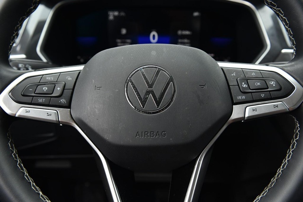 Volkswagen Tiguan Vehicle Full-screen Gallery Image 17