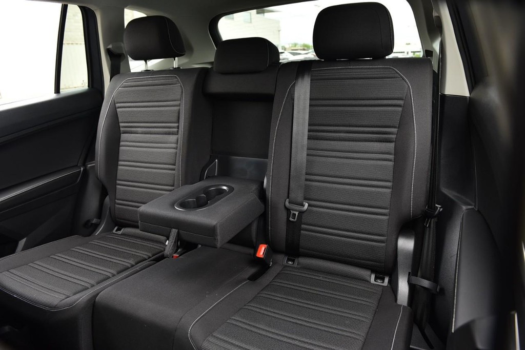 Volkswagen Tiguan Vehicle Full-screen Gallery Image 20