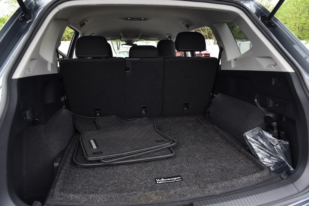 Volkswagen Tiguan Vehicle Full-screen Gallery Image 22