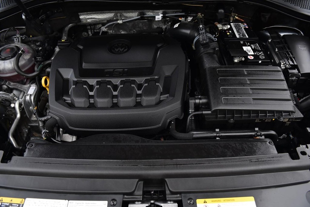 Volkswagen Tiguan Vehicle Full-screen Gallery Image 23