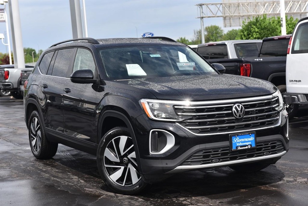 Volkswagen Atlas Vehicle Full-screen Gallery Image 2