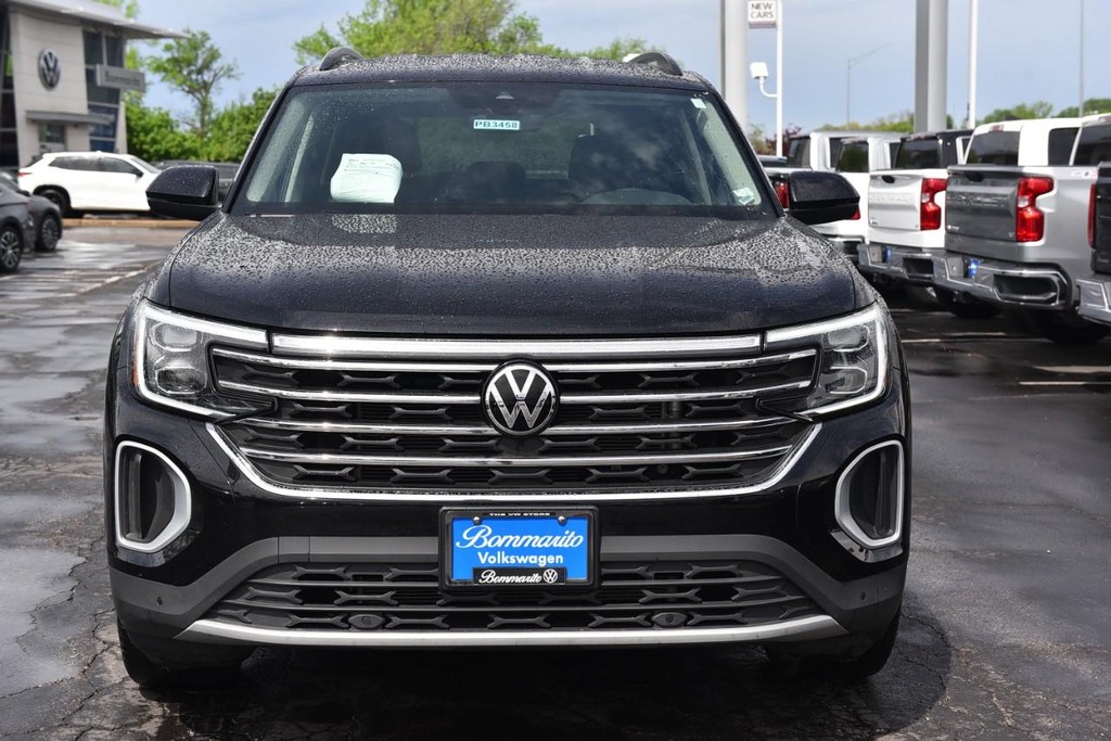 Volkswagen Atlas Vehicle Full-screen Gallery Image 4