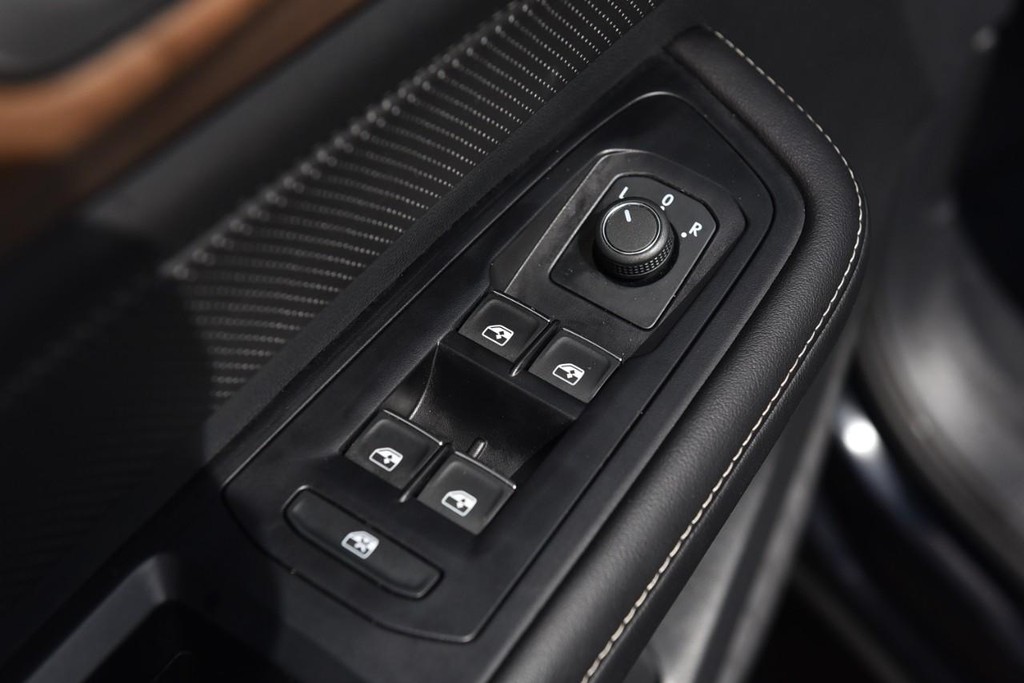 Volkswagen Atlas Vehicle Full-screen Gallery Image 8