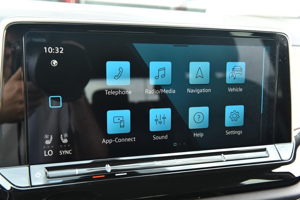 Volkswagen Atlas Vehicle Full-screen Gallery Image 14