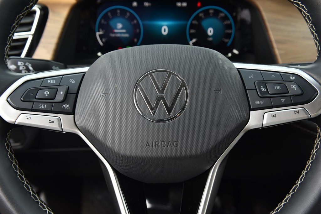 Volkswagen Atlas Vehicle Full-screen Gallery Image 18