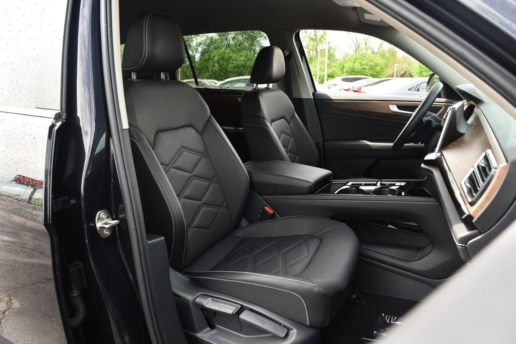 Volkswagen Atlas Vehicle Full-screen Gallery Image 20