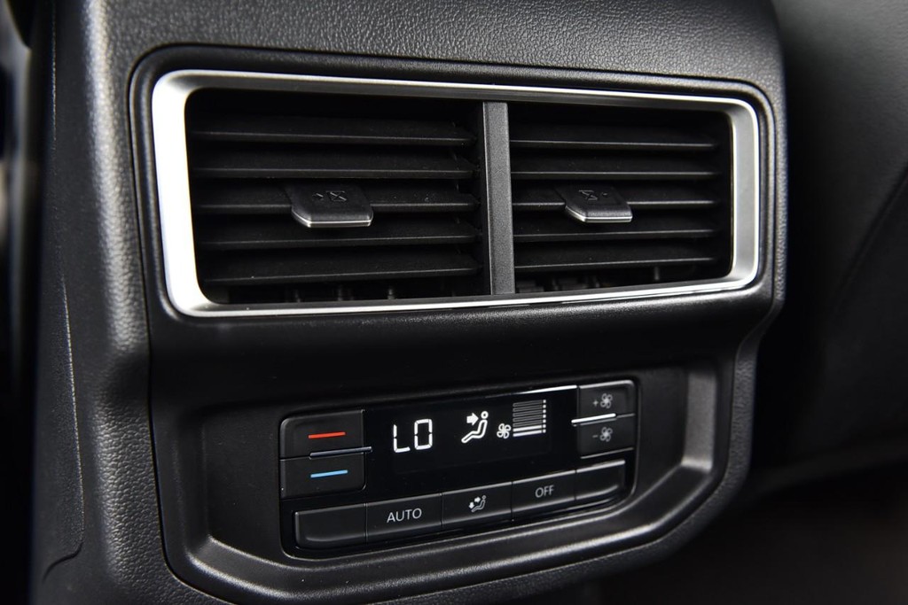 Volkswagen Atlas Vehicle Full-screen Gallery Image 22