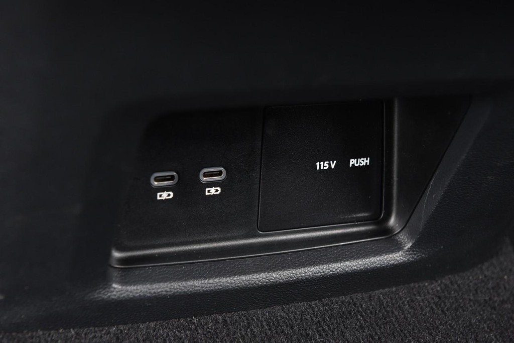 Volkswagen Atlas Vehicle Full-screen Gallery Image 23