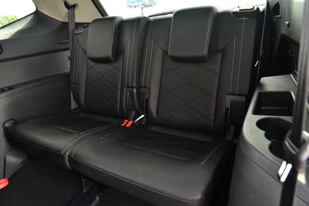 Volkswagen Atlas Vehicle Full-screen Gallery Image 24