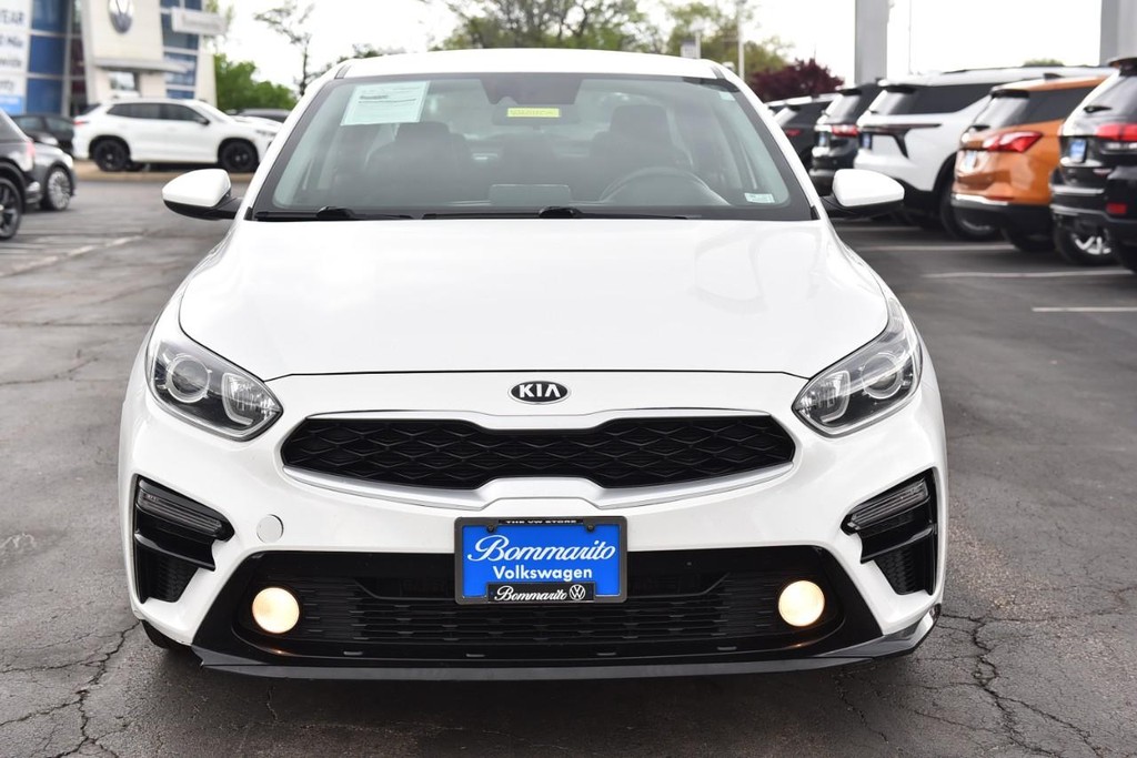 Kia Forte Vehicle Full-screen Gallery Image 4