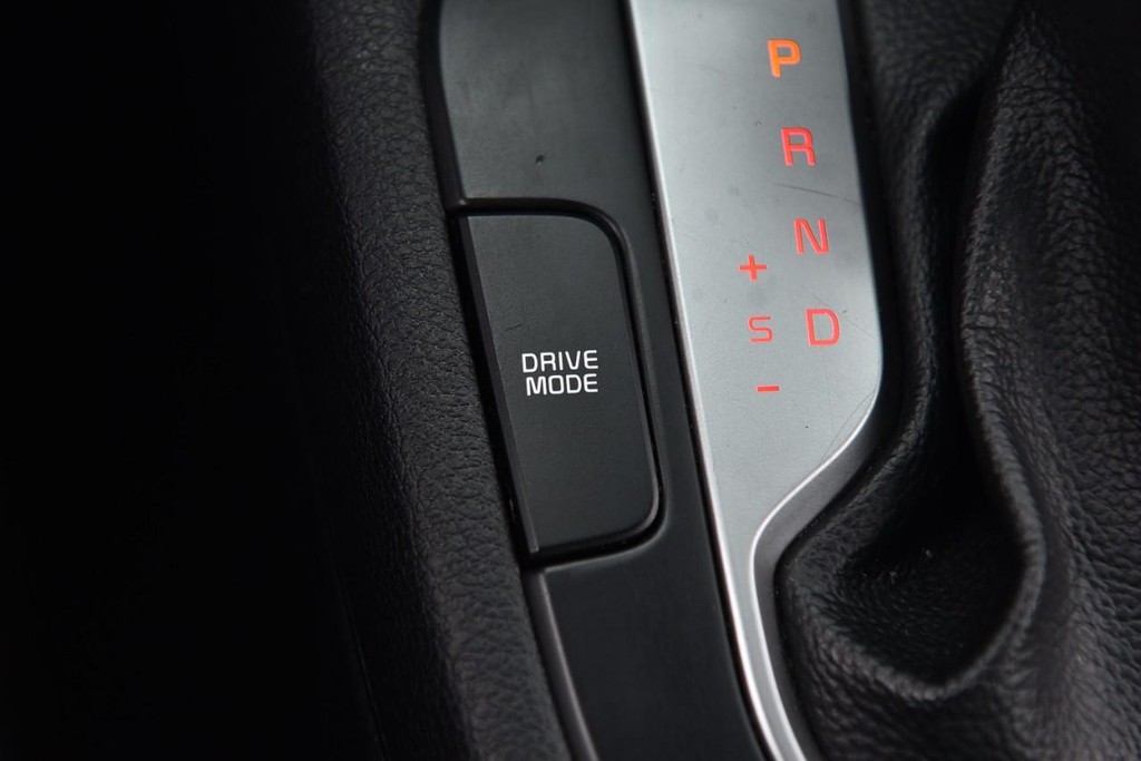 Kia Forte Vehicle Full-screen Gallery Image 15