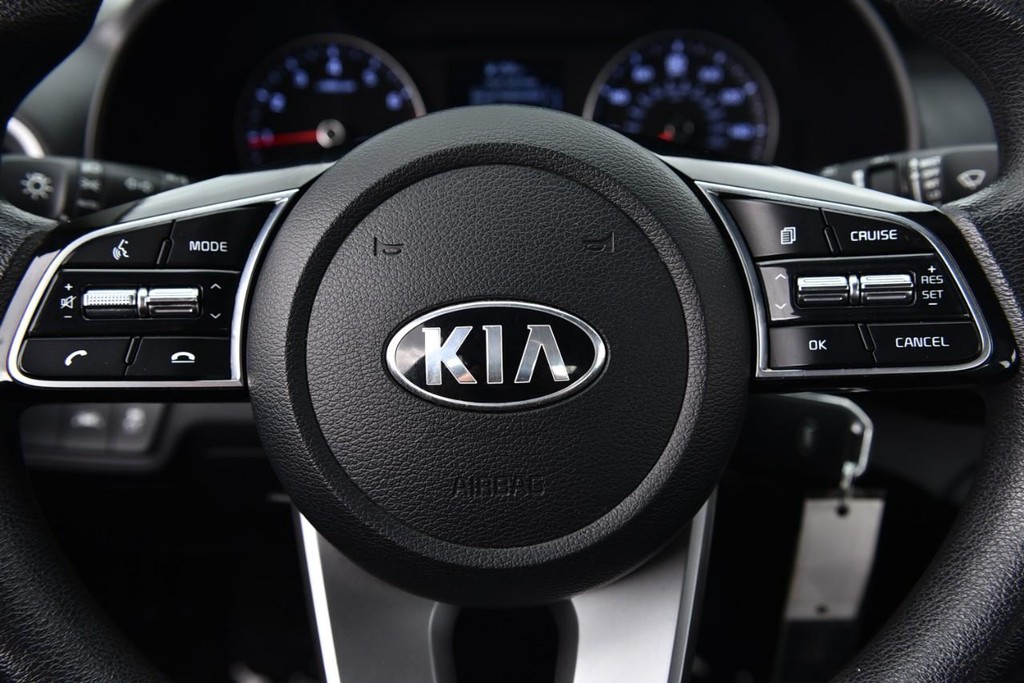 Kia Forte Vehicle Full-screen Gallery Image 16