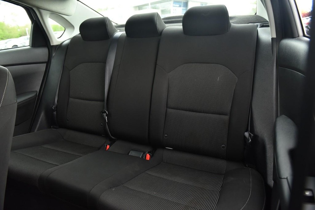 Kia Forte Vehicle Full-screen Gallery Image 19