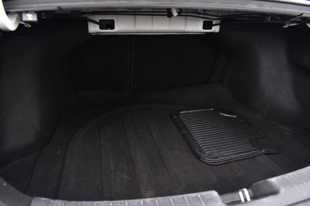 Kia Forte Vehicle Full-screen Gallery Image 21