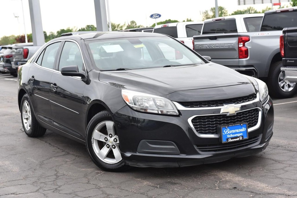 Chevrolet Malibu Vehicle Full-screen Gallery Image 2