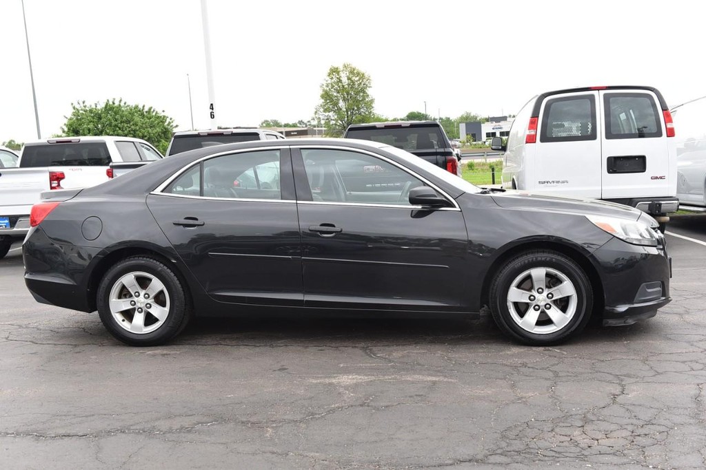 Chevrolet Malibu Vehicle Full-screen Gallery Image 5