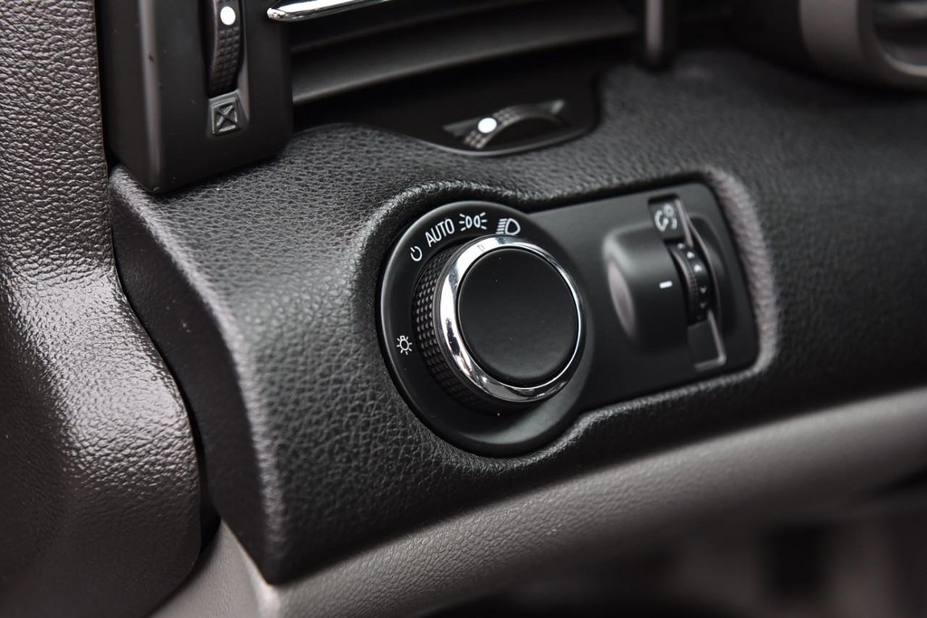 Chevrolet Malibu Vehicle Full-screen Gallery Image 9