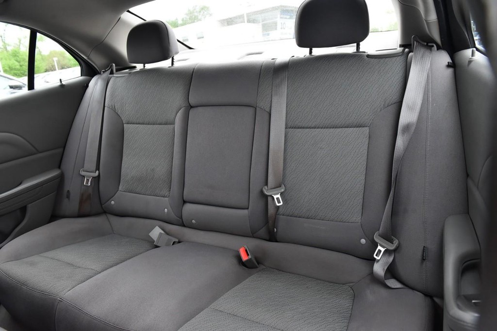 Chevrolet Malibu Vehicle Full-screen Gallery Image 16