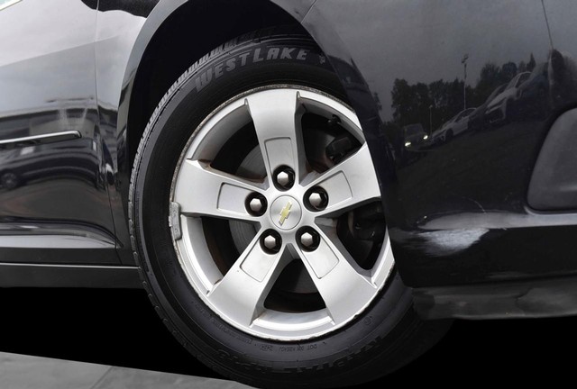 Chevrolet Malibu Vehicle Image 03