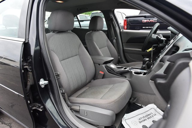 Chevrolet Malibu Vehicle Image 15
