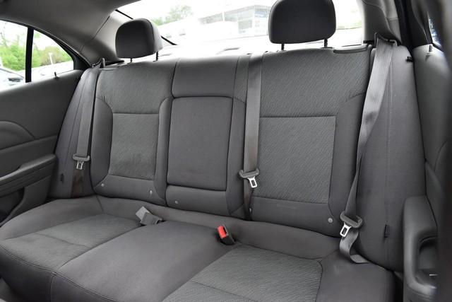 Chevrolet Malibu Vehicle Image 16