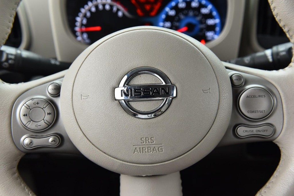 Nissan Cube Vehicle Full-screen Gallery Image 15