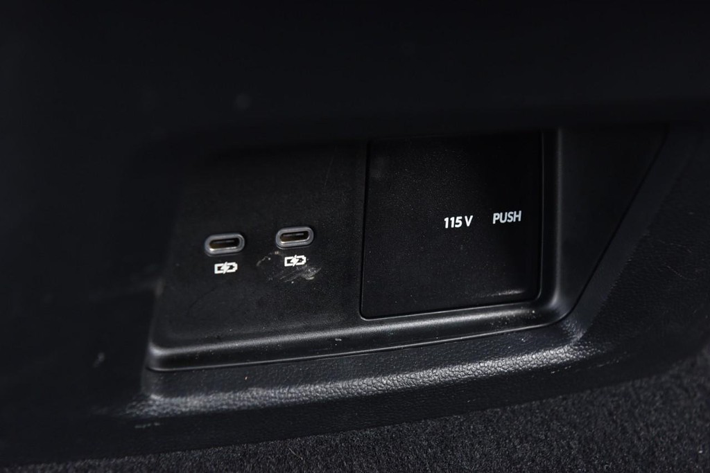 Volkswagen Atlas Cross Sport Vehicle Full-screen Gallery Image 23