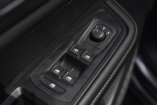 Volkswagen Atlas Cross Sport Vehicle Image 08