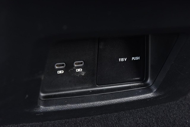 Volkswagen Atlas Cross Sport Vehicle Image 23