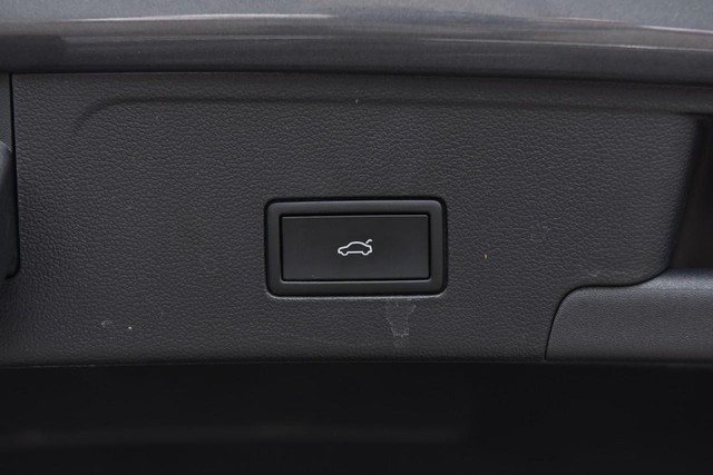Volkswagen Atlas Cross Sport Vehicle Image 25
