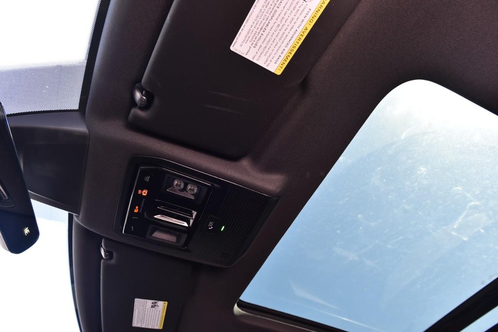 Volkswagen Atlas Cross Sport Vehicle Full-screen Gallery Image 21