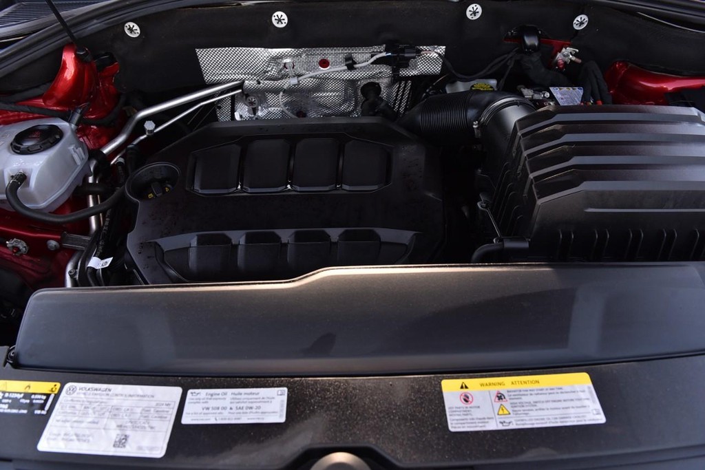 Volkswagen Atlas Cross Sport Vehicle Full-screen Gallery Image 27