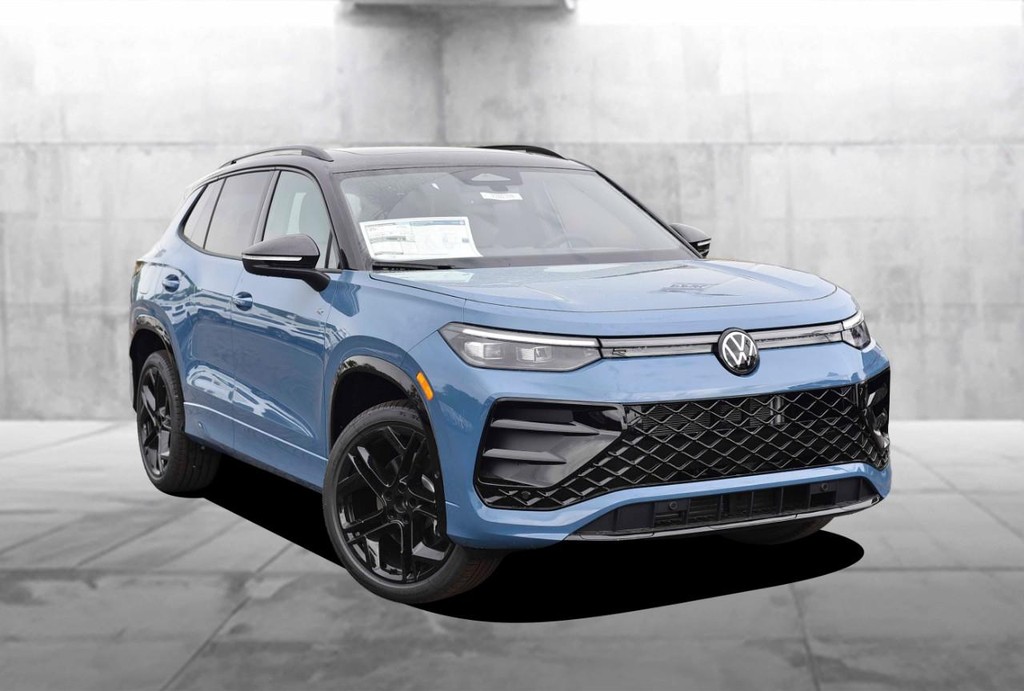 Volkswagen Tiguan Vehicle Full-screen Gallery Image 2
