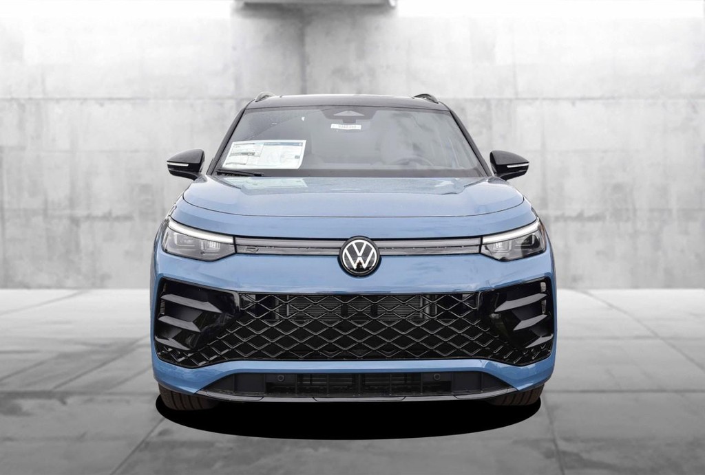 Volkswagen Tiguan Vehicle Full-screen Gallery Image 4