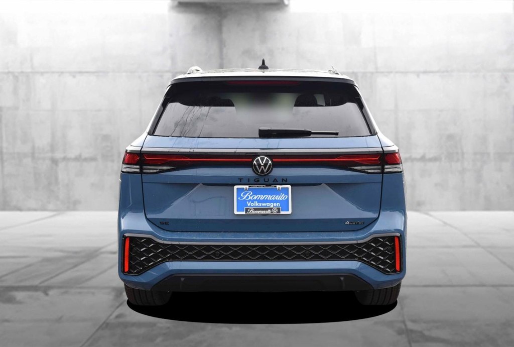 Volkswagen Tiguan Vehicle Full-screen Gallery Image 6
