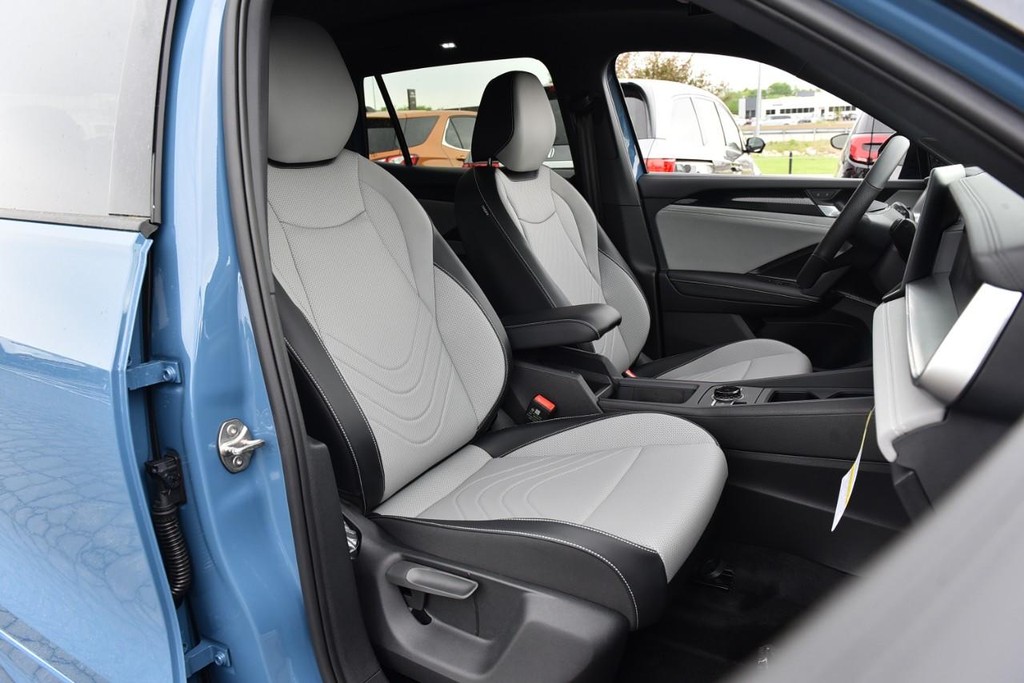 Volkswagen Tiguan Vehicle Full-screen Gallery Image 20