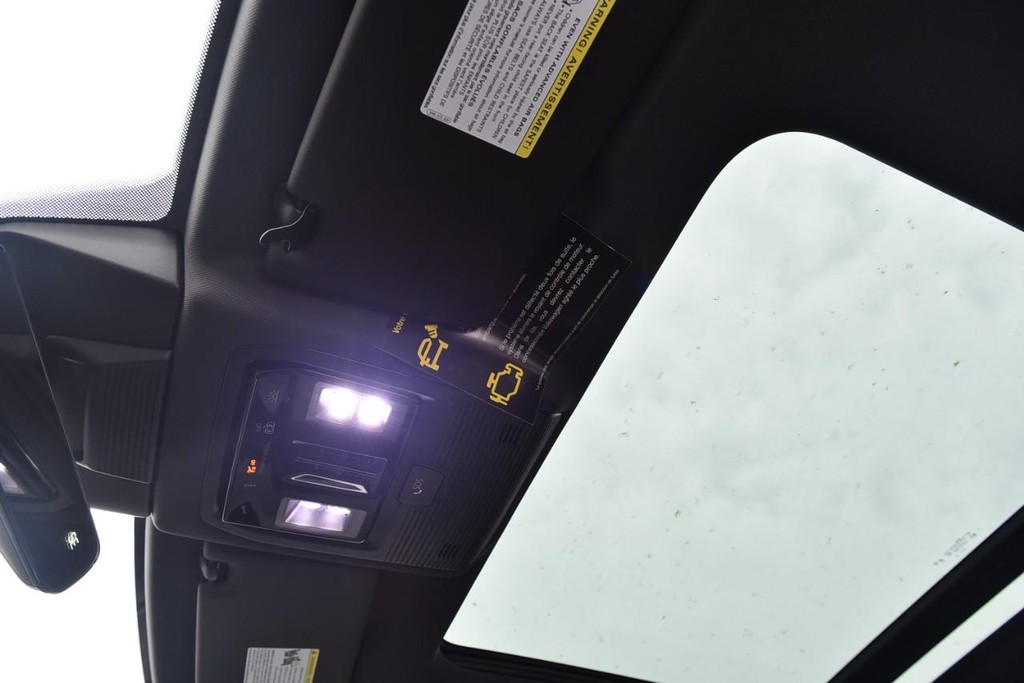 Volkswagen Tiguan Vehicle Full-screen Gallery Image 21