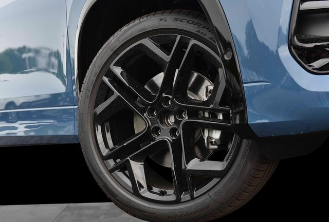 Volkswagen Tiguan Vehicle Image 03