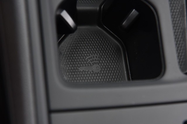 Volkswagen Tiguan Vehicle Image 16