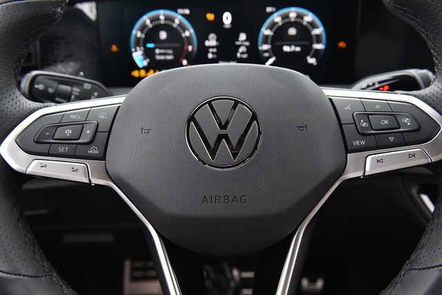 Volkswagen Tiguan Vehicle Image 18