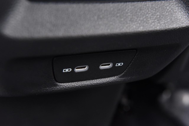 Volkswagen Tiguan Vehicle Image 24