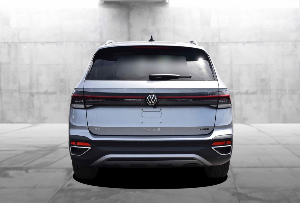 Volkswagen Taos Vehicle Full-screen Gallery Image 6