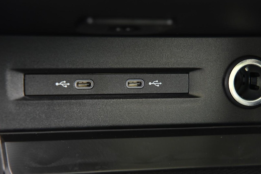 Volkswagen Taos Vehicle Full-screen Gallery Image 15