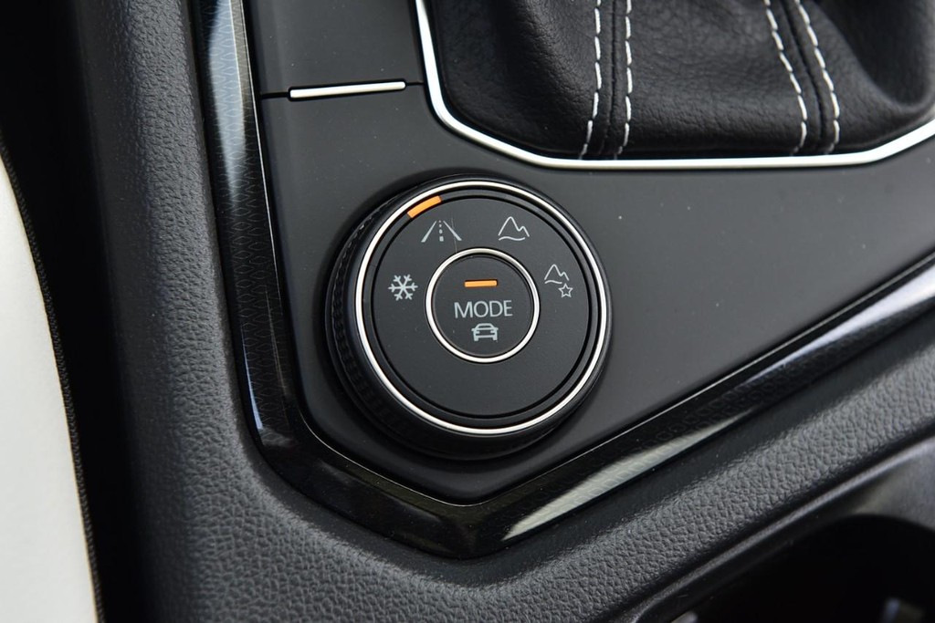 Volkswagen Taos Vehicle Full-screen Gallery Image 17