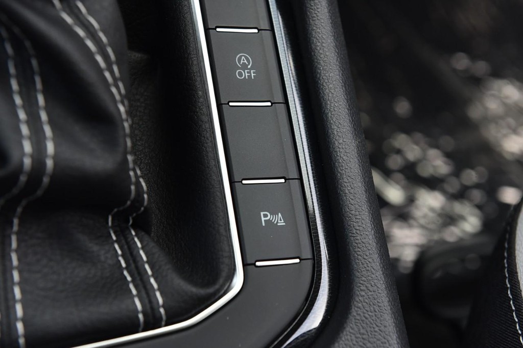 Volkswagen Taos Vehicle Full-screen Gallery Image 18